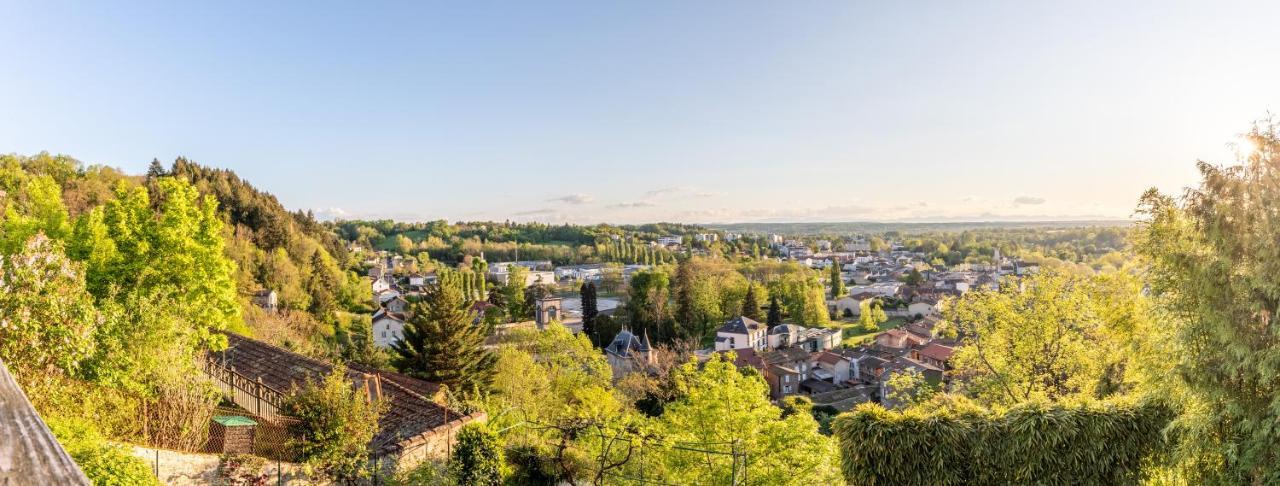 La Maison Perchee Thiers Bagian luar foto