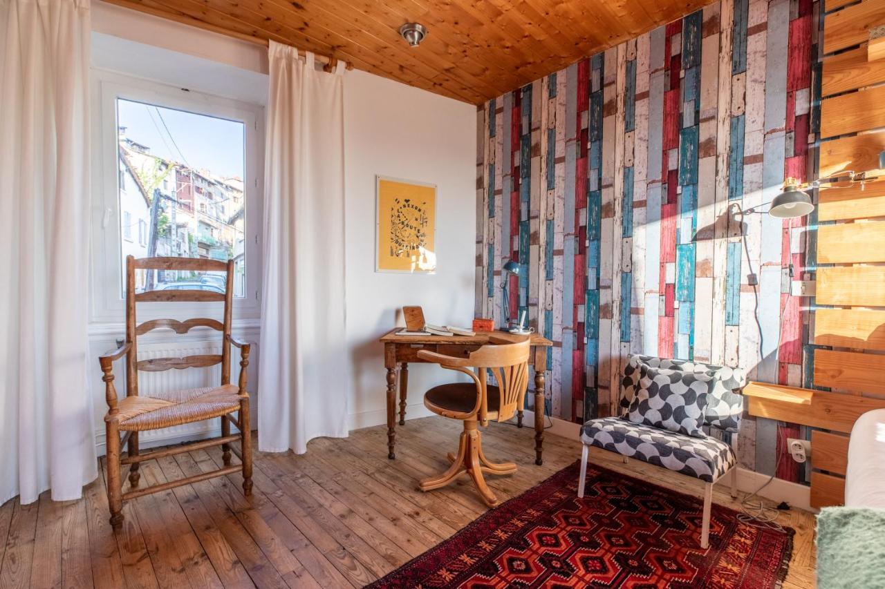 La Maison Perchee Thiers Bagian luar foto